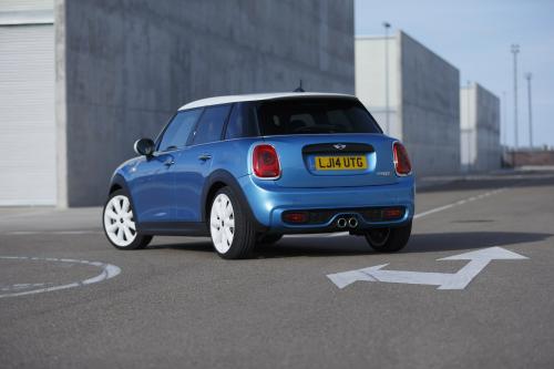 MINI 5-door Hatchback (2015) - picture 72 of 150