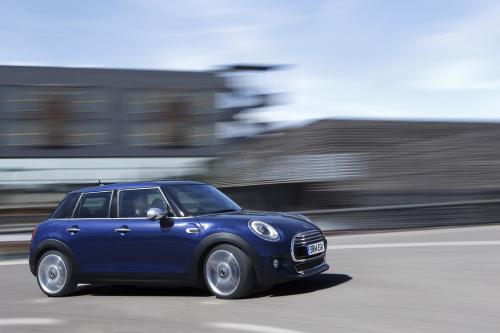 MINI 5-door Hatchback (2015) - picture 137 of 150