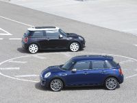 MINI 5-door Hatchback (2015) - picture 1 of 150