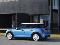MINI 5-door Hatchback (2015) - picture 11 of 150