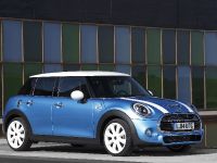 MINI 5-door Hatchback (2015) - picture 18 of 150