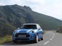 MINI 5-door Hatchback (2015) - picture 35 of 150