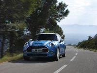 MINI 5-door Hatchback (2015) - picture 37 of 150