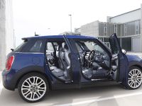 MINI 5-door Hatchback (2015) - picture 117 of 150