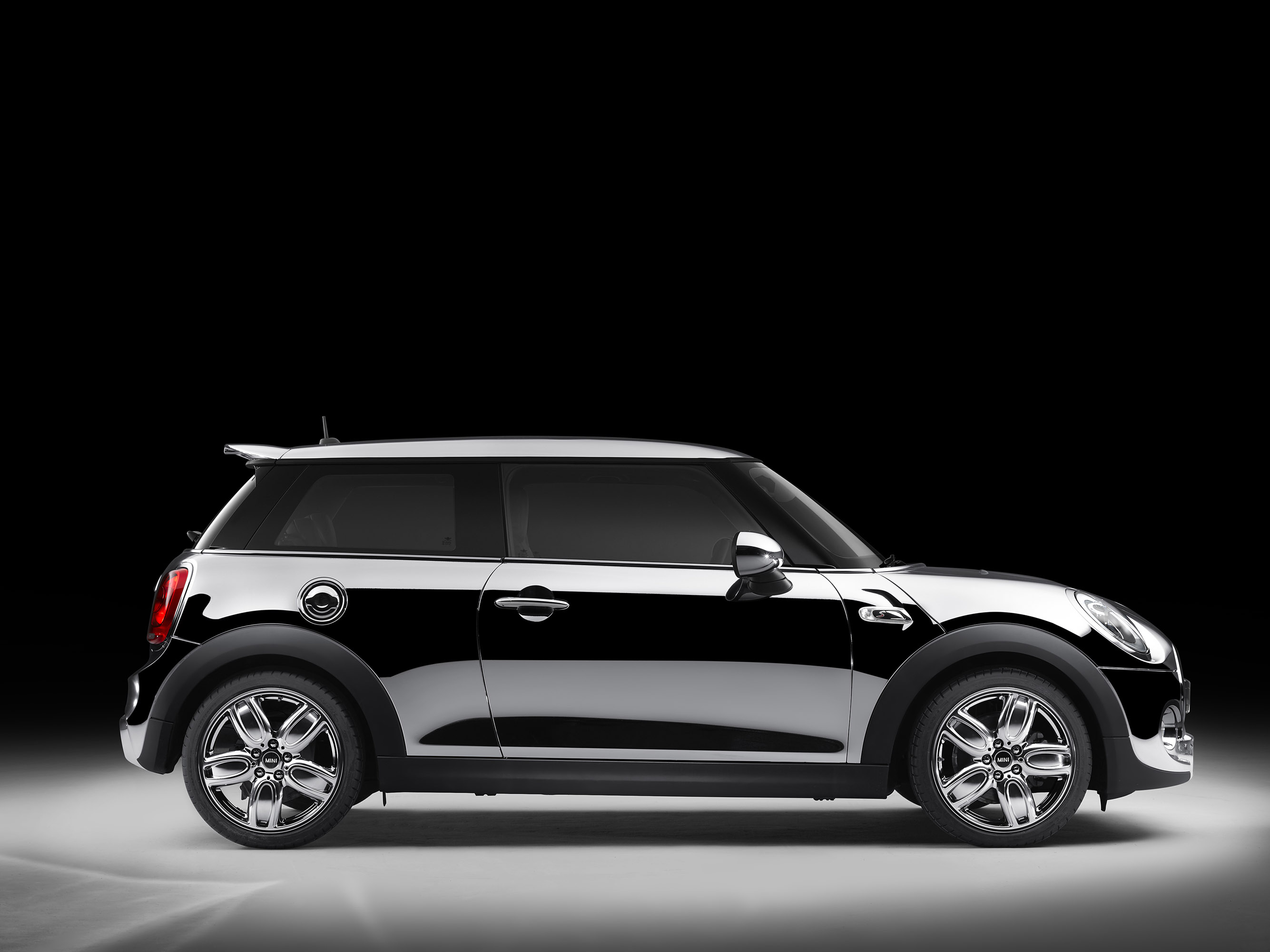 Mini Chrome Line Exterior Deluxe Concept