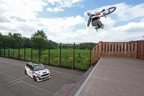 Mini Clubman S with Mac Audio System (2015) - picture 8 of 26