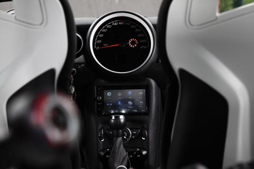 Mini Clubman S with Mac Audio System (2015) - picture 16 of 26