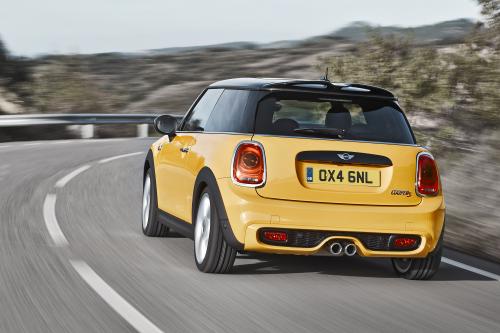 MINI Cooper S (2015) - picture 9 of 14