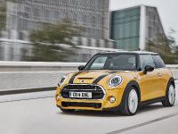 MINI Cooper S (2015) - picture 2 of 14