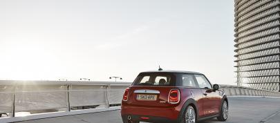 MINI Cooper (2015) - picture 7 of 14