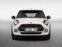 MINI One First 5 door (2015) - picture 1 of 2