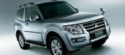 Mitsubishi Pajero Facelift (2015) - picture 4 of 29