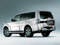 Mitsubishi Pajero Facelift (2015) - picture 2 of 29