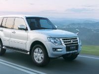 Mitsubishi Pajero Facelift (2015) - picture 13 of 29