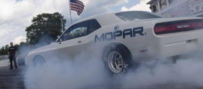 Mopar Dodge Challenger Drag Pak (2015) - picture 7 of 11