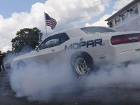 Mopar Dodge Challenger Drag Pak (2015) - picture 7 of 11