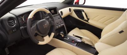 Nissan GT-R (2015) - picture 23 of 26