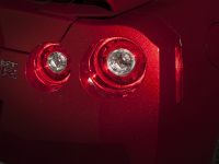 Nissan GT-R (2015) - picture 10 of 26
