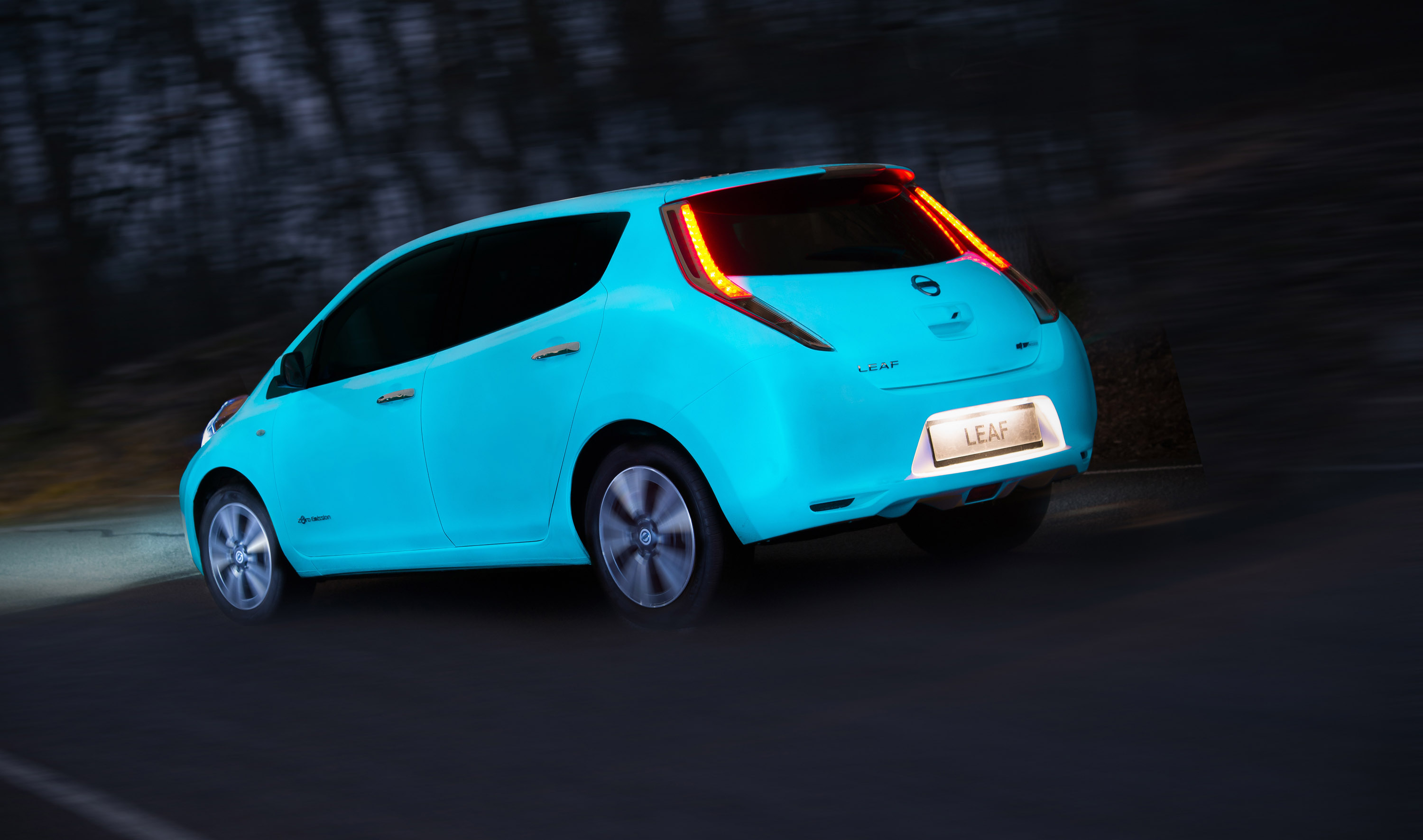 Nissan Leaf Glow-in-the-Dark