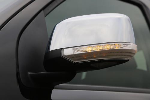 Nissan Navara Salomon Limited Edition (2015) - picture 9 of 10