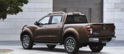 Nissan Navara (2015) - picture 4 of 48