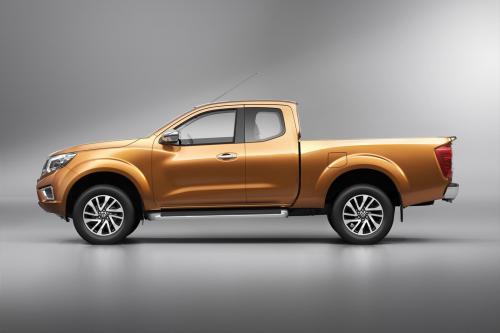 Nissan Navara (2015) - picture 25 of 48