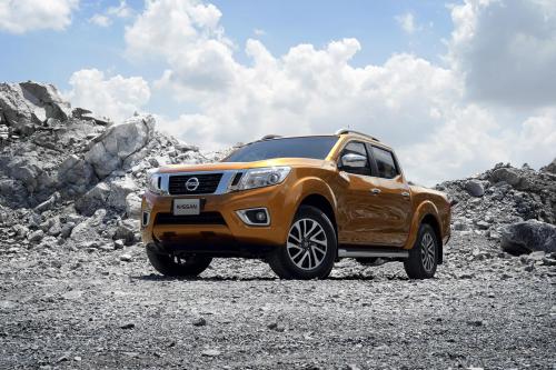 Nissan Navara (2015) - picture 32 of 48