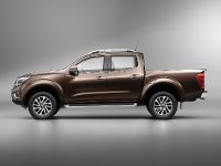 Nissan Navara (2015) - picture 3 of 48