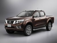 Nissan Navara (2015) - picture 6 of 48