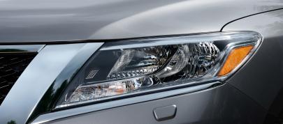 Nissan Pathfinder (2015) - picture 20 of 29