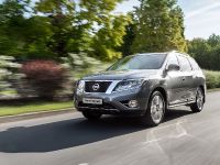 Nissan Pathfinder (2015) - picture 3 of 29