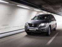 Nissan Pathfinder (2015) - picture 6 of 29