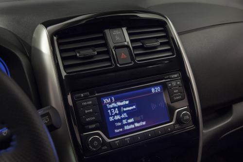 Nissan Versa Note SR (2015) - picture 9 of 16