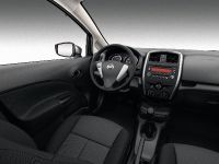Nissan Versa Note (2015) - picture 6 of 8