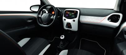 Peugeot 108 Roland Garros Special Edition (2015) - picture 7 of 9