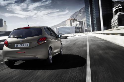 Peugeot 208 Ice Grey (2015) - picture 9 of 14