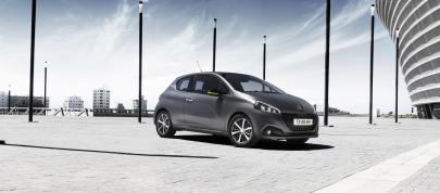 Peugeot 208 Ice Silver (2015) - picture 4 of 18