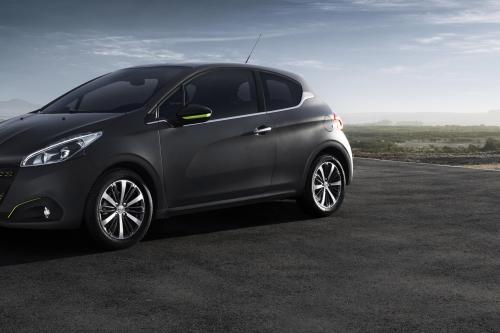 Peugeot 208 Ice Silver (2015) - picture 8 of 18