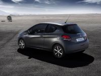 Peugeot 208 Ice Silver (2015) - picture 13 of 18