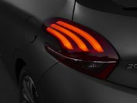 Peugeot 208 Ice Silver (2015)