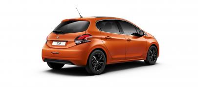 Peugeot 208 (2015) - picture 12 of 16