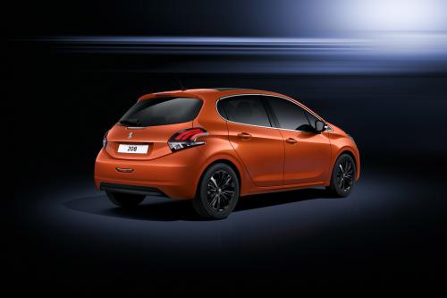 Peugeot 208 (2015) - picture 9 of 16