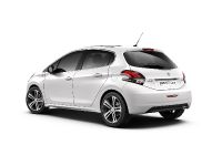 Peugeot 208 (2015) - picture 6 of 16