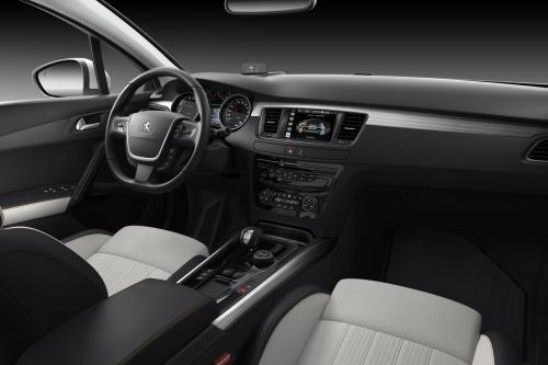 Peugeot 508 Range (2015) - picture 16 of 18