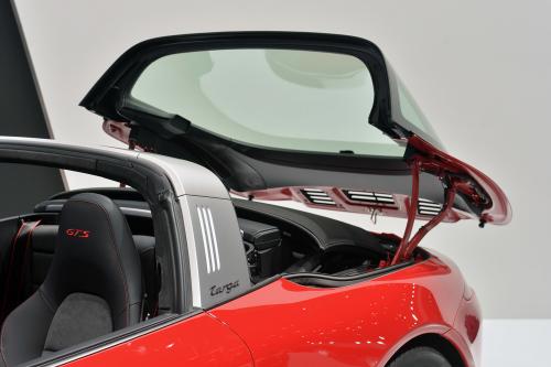 Porsche 911 Targa 4 GTS (2015) - picture 9 of 20
