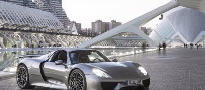 Porsche 918 Spyder (2015) - picture 4 of 26