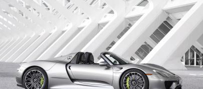 Porsche 918 Spyder (2015) - picture 7 of 26