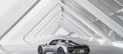 Porsche 918 Spyder (2015) - picture 15 of 26