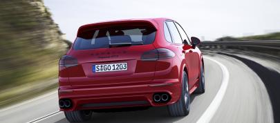 Porsche Cayenne GTS (2015) - picture 4 of 5