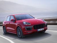 Porsche Cayenne GTS (2015) - picture 2 of 5